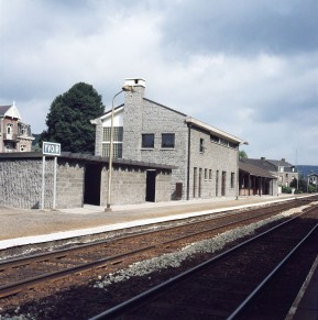 Yvoir - SNCB K04047-012 (2).jpg